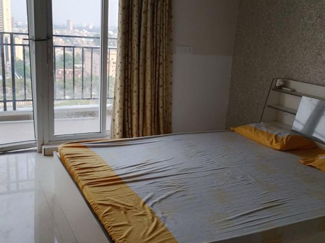 Resale | 3 BHK 1550 Sq.Ft. Apartment in Omaxe The Palace