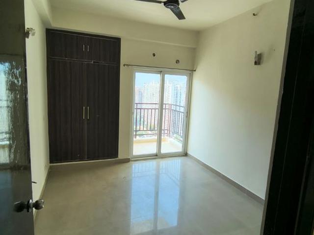 Resale | 3 BHK + 1550 Sq.Ft. Apartment in Mahagun Moderne
