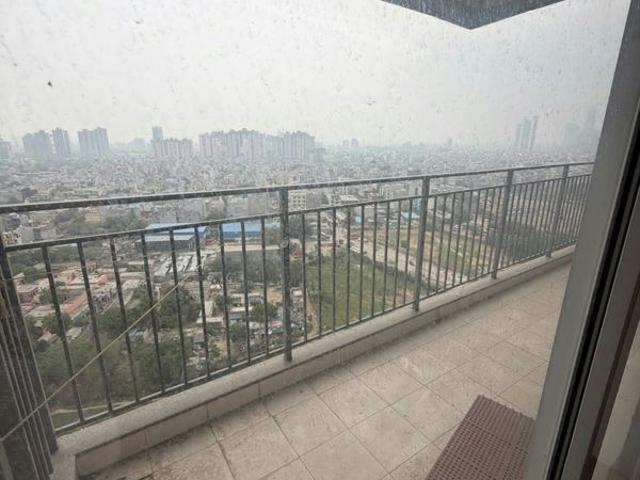 Resale | 3 BHK 1550 Sq.Ft. Apartment in Mahagun Moderne