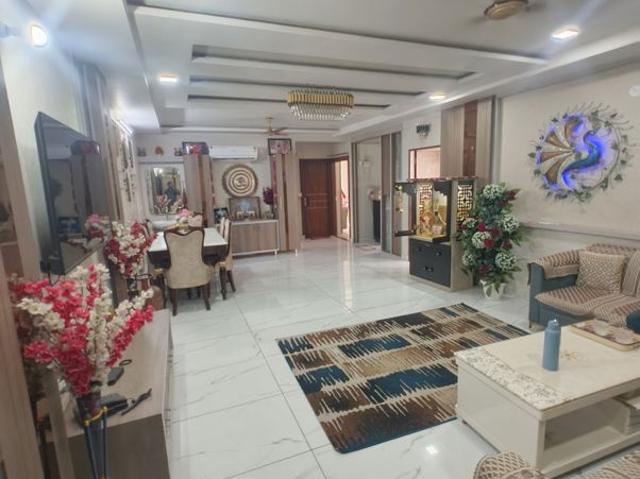 Resale | 3 BHK 1550 Sq.Ft. Apartment in SN Hare Krishna Heights
