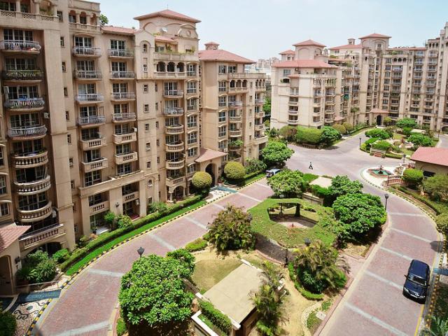 Resale | 3 BHK 1559 Sq.Ft. Apartment in Unitech Heritage City