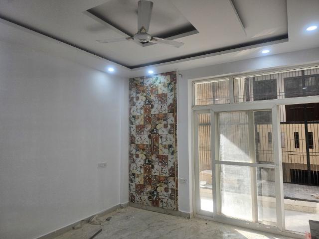 Resale | 3 BHK 1560 Sq.Ft. Apartment in Kalibari Apartments
