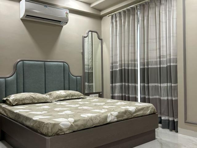 Resale | 3 BHK 1560 Sq.Ft. Apartment in Parth Crown