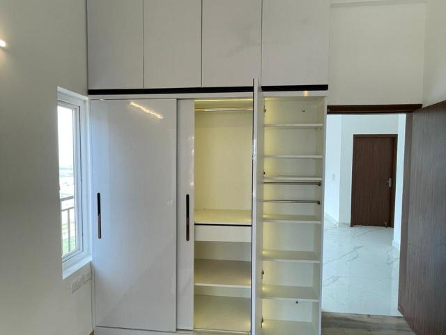 Resale | 3 BHK 1565 Sq.Ft. Apartment in Sector 1