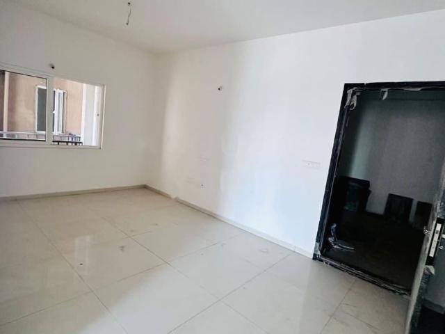 Resale | 3 BHK 1572 Sq.Ft. Apartment in Candeur 40