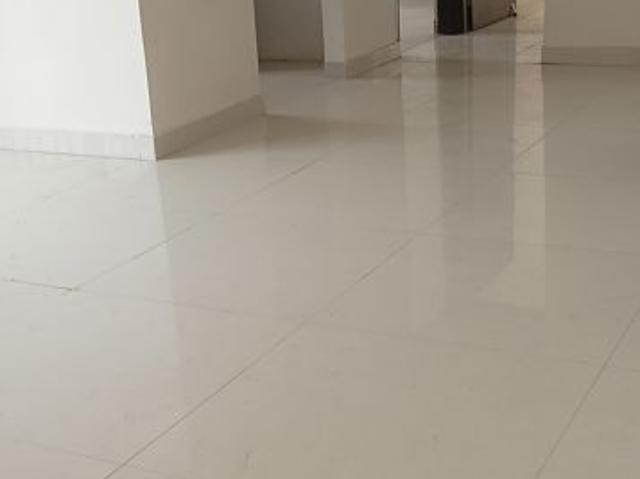 Resale | 3 BHK 1575 Sq.Ft. Apartment in Amrapali Heartbeat City