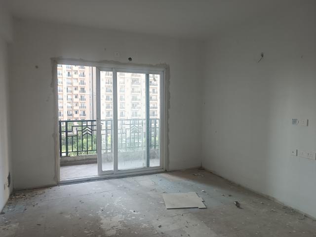 Resale | 3 BHK 1575 Sq.Ft. Apartment in Amrapali Heartbeat City
