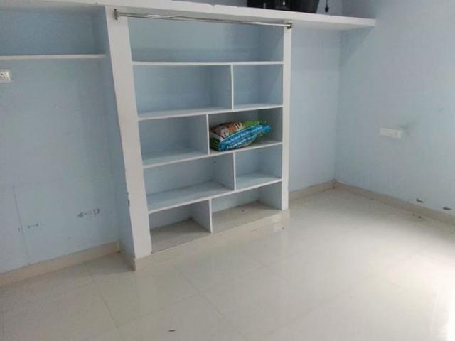 Resale | 3 BHK 1580 Sq.Ft. Apartment in Shaheen Apartment Somajiguda