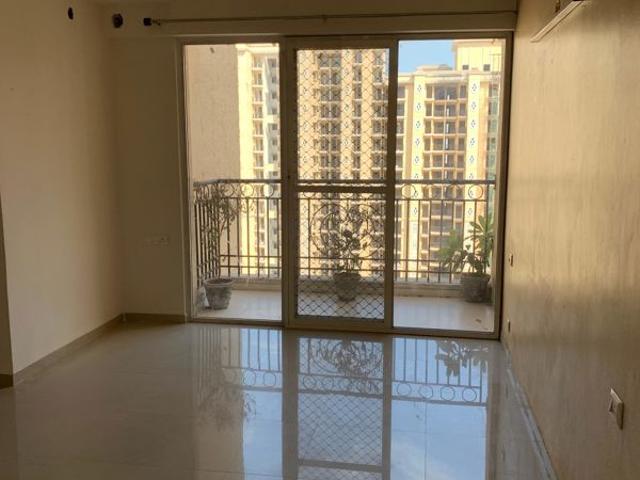 Resale | 3 BHK 1585 Sq.Ft. Apartment in Prateek Grand City