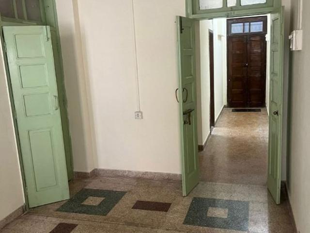 Resale | 3 BHK 1595 Sq.Ft. Apartment in Churchgate