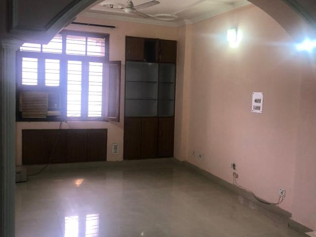 Resale | 3 BHK 1500 Sq.Ft. Apartment in Golden Higets