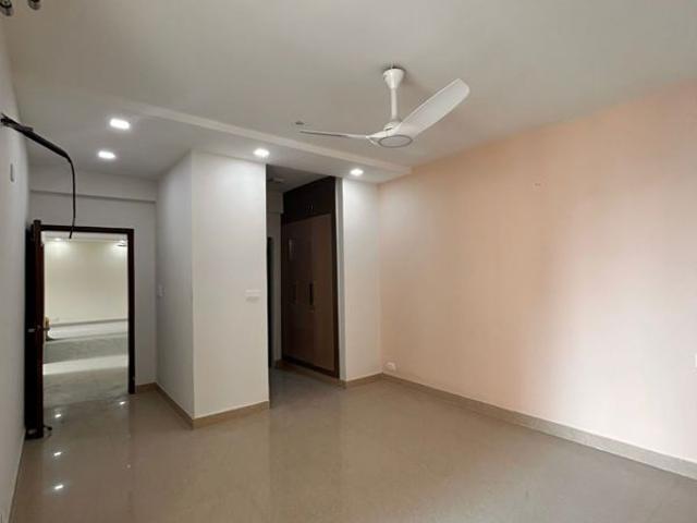 Resale | 3 BHK 1500 Sq.Ft. Apartment in Divya Apartment