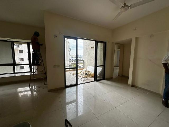Resale | 3 BHK 1500 Sq.Ft. Apartment in Hermes Tower