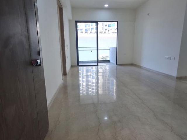 Resale | 3 BHK 1500 Sq.Ft. Apartment in Lodha Woods