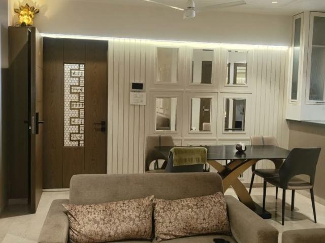 Resale | 3 BHK 1500 Sq.Ft. Apartment in Lake Home