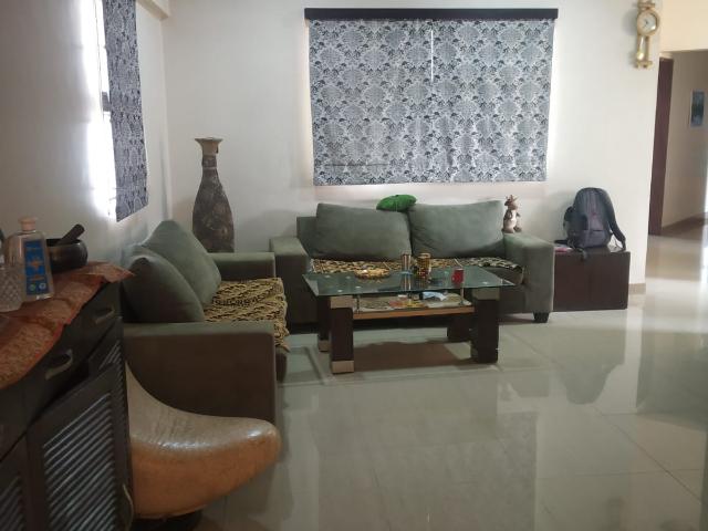 Resale | 3 BHK 1500 Sq.Ft. Apartment in Magarpatta Jasminium