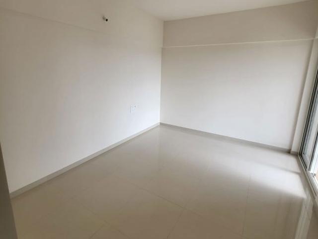 Resale | 3 BHK + 1500 Sq.Ft. Apartment in Mantra 99 Riverfront