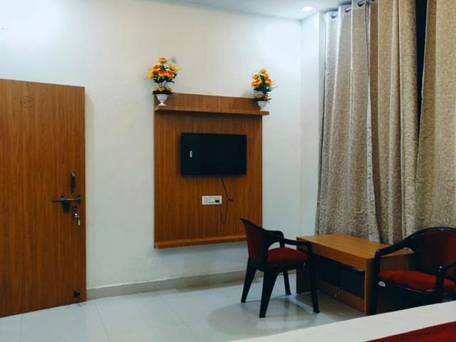 Resale | 3 BHK 1500 Sq.Ft. Apartment in MCC Signature Heights