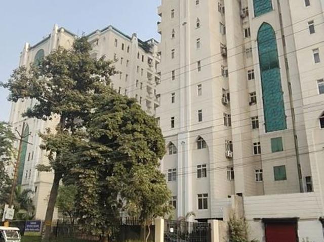 Resale | 3 BHK 1500 Sq.Ft. Apartment in Samiah Melrose Square