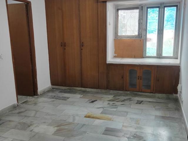 Resale | 3 BHK 1500 Sq.Ft. Apartment in Shipra Suncity