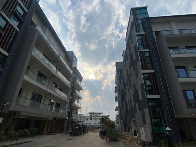 Resale | 3 BHK 1500 Sq.Ft. Apartment in Signature Global City 63A