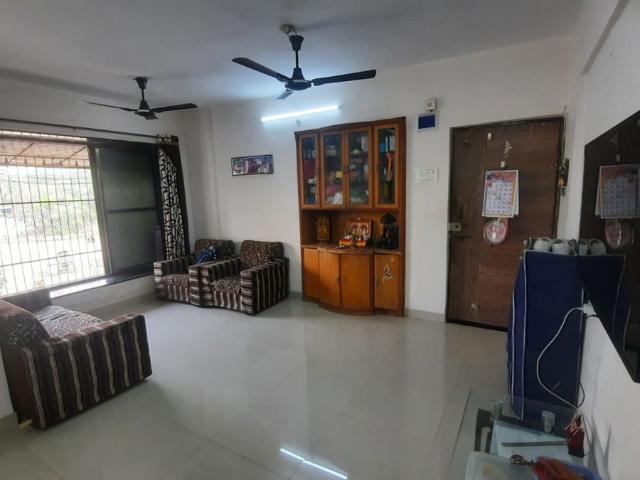 Resale | 3 BHK 1500 Sq.Ft. Apartment in Wadhwa Meadows