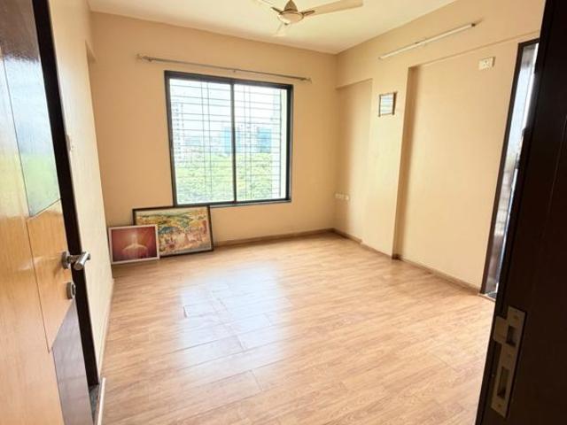 Resale | 3 BHK 1500 Sq.Ft. Apartment in Unique Skylinks