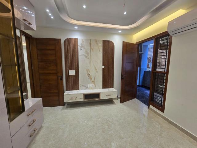 Resale | 3 BHK 150 Sq.Yd. Apartment in Shiv Nagar