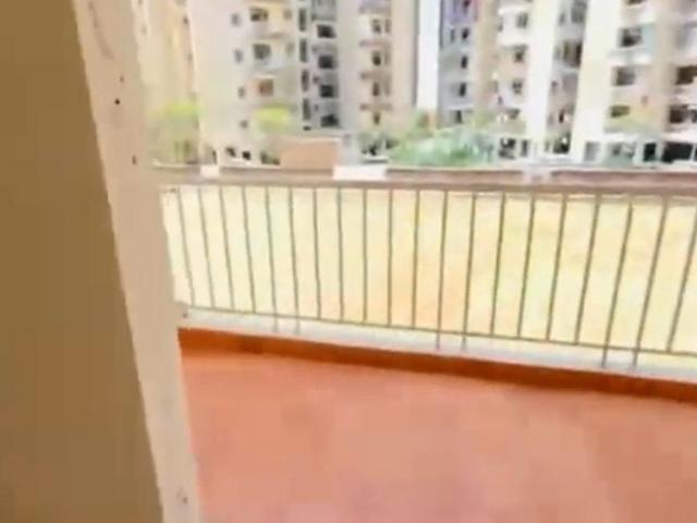 Resale | 3 BHK 1510 Sq.Ft. Apartment in Value Meadows Vista