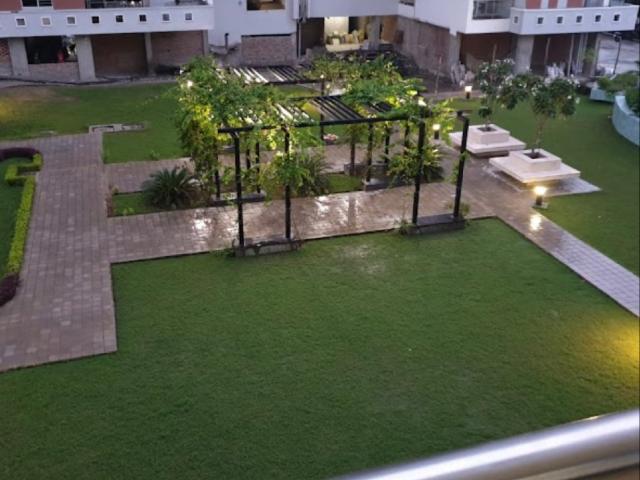Resale | 3 BHK 1515 Sq.Ft. Apartment in RG Euphoria