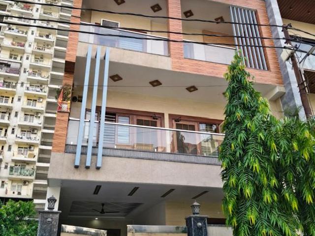 Resale | 3 BHK 151 Sq.Yd. Villa in VVIP Assets