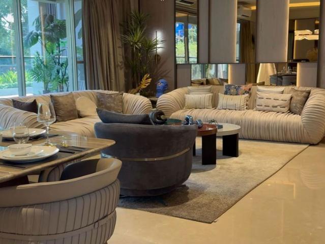 Resale | 3 BHK + 1520 Sq.Yd. Apartment in Koregaon Park