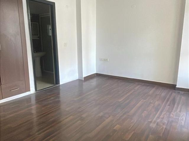 Resale | 3 BHK 1520 Sq.Ft. Apartment in Windsor Paradise 2