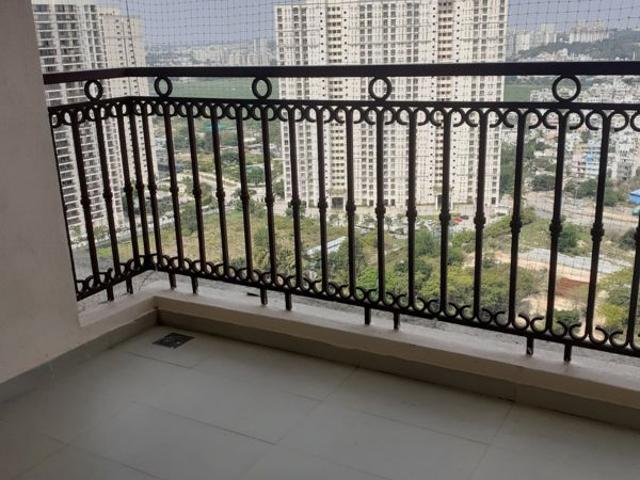 Resale | 3 BHK 1527 Sq.Ft. Apartment in Hiranandani Club Meadows