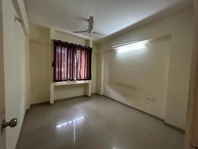Resale | 3 BHK 1525 Sq.Ft. Apartment in Kothrud