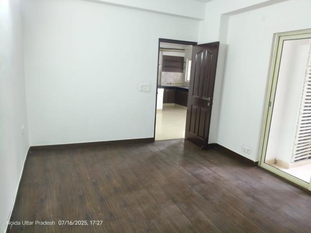 Resale | 3 BHK 1530 Sq.Ft. Apartment in Skytech Merion Residency 1