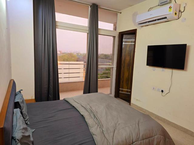 Resale | 3 BHK 1650 Sq.Ft. Apartment in Emaar Gurgaon Greens