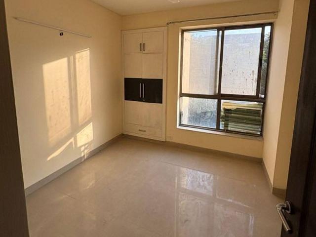 Resale | 3 BHK 1650 Sq.Ft. Apartment in Emaar Gurgaon Greens