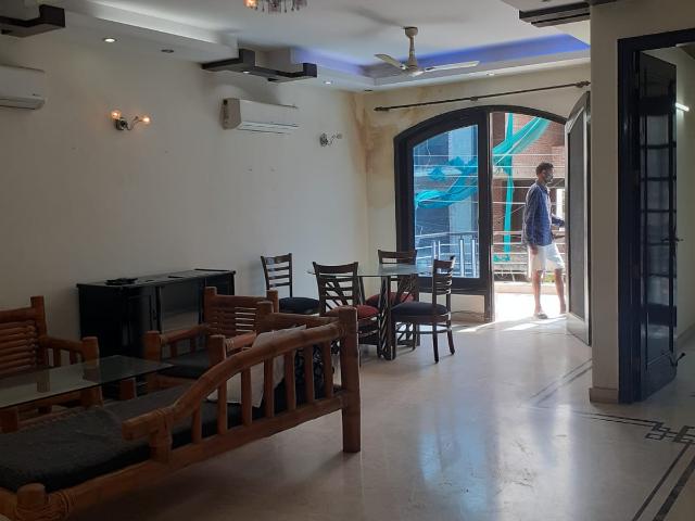 Resale | 3 BHK 1650 Sq.Ft. Apartment in Emaar Gurgaon Greens
