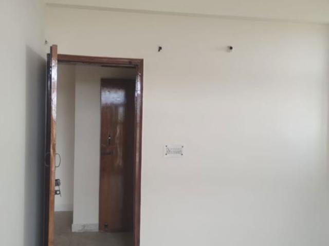 Resale | 3 BHK 1650 Sq.Ft. Apartment in Krishilok Apartment