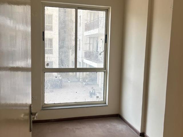 Resale | 3 BHK 1650 Sq.Ft. Apartment in Imperia Esfera