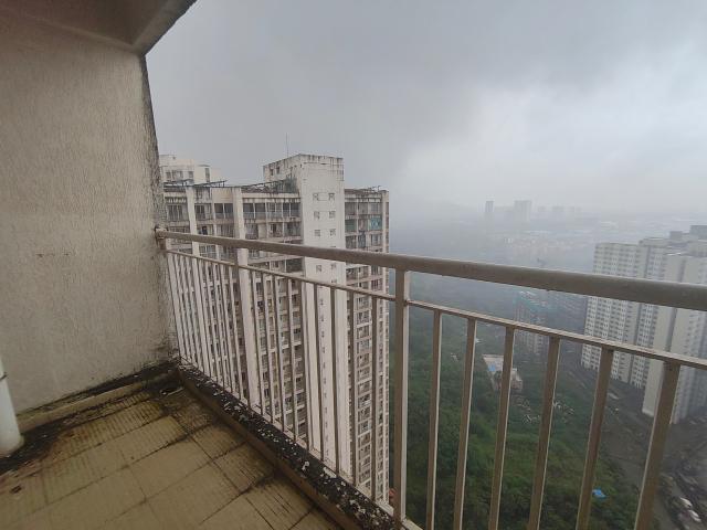Resale | 3 BHK 1650 Sq.Ft. Apartment in Indiabulls Greens