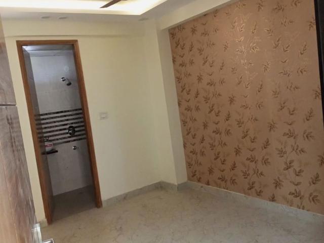 Resale | 3 BHK 1650 Sq.Ft. Apartment in Sai Residency Noida