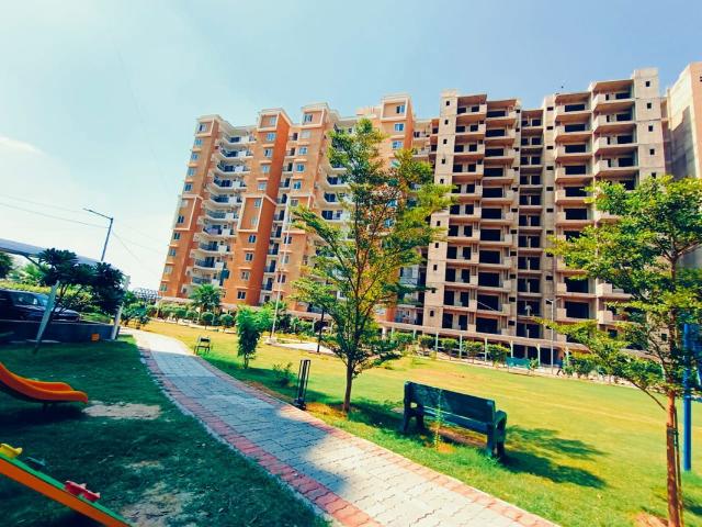 Resale | 3 BHK 1650 Sq.Ft. Apartment in Sector 115