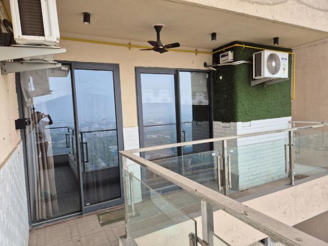 Resale | 3 BHK 1650 Sq.Ft. Apartment in Sector 2C Vasundhara