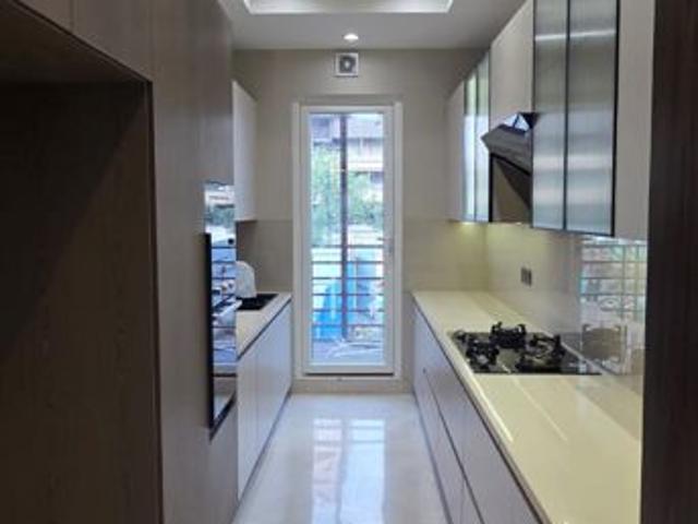 Resale | 3 BHK + 1650 Sq.Ft. Apartment in Raj One Good Earth