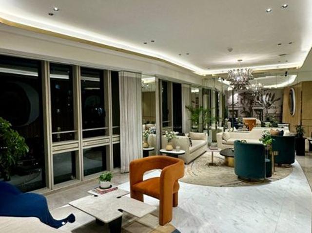 Resale | 3 BHK + 1650 Sq.Ft. Apartment in Worli