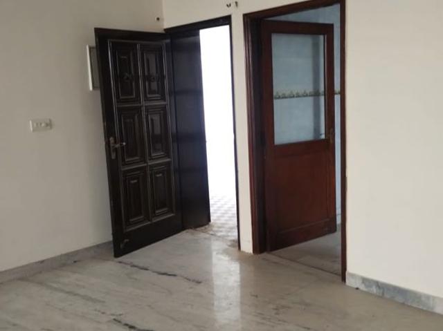 Resale | 3 BHK + 1650 Sq.Ft. Apartment in Vaish CHS