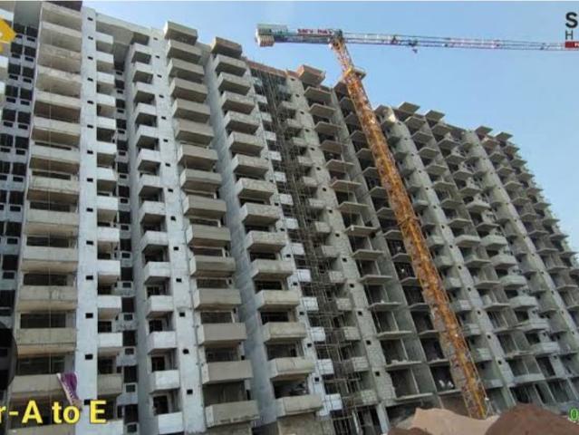 Resale | 3 BHK + 1650 Sq.Ft. Apartment in Vaish CHS
