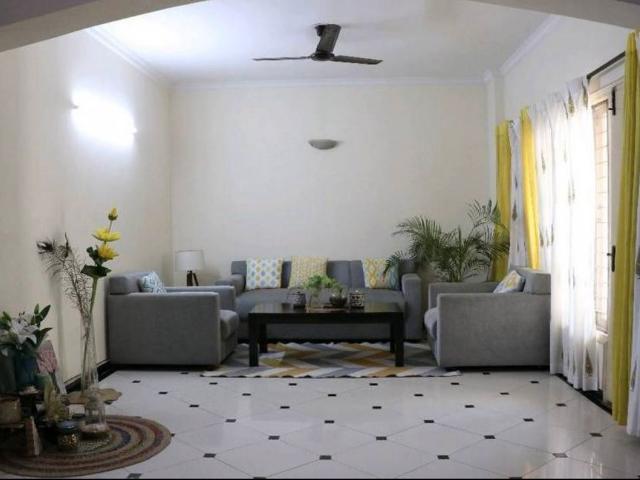 Resale | 3 BHK 165 Sq.Yd. Villa in Sector 23